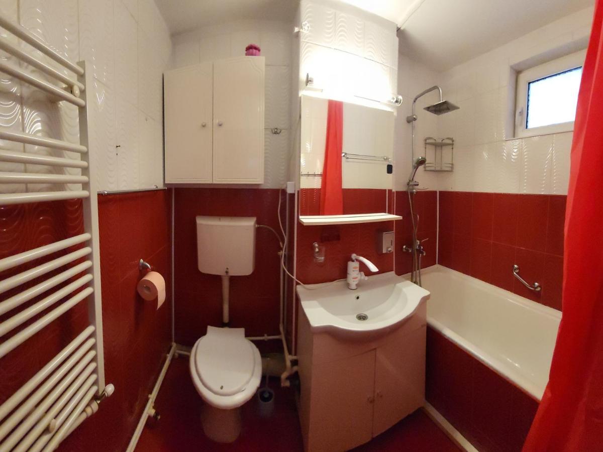 Apartament In Regim Hotelier Deva Exteriör bild
